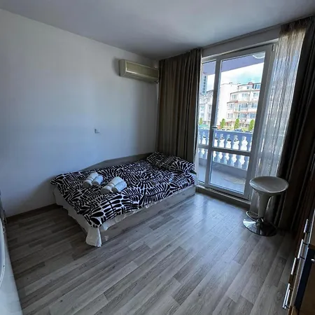 Aurora 1 Bedroom アパート